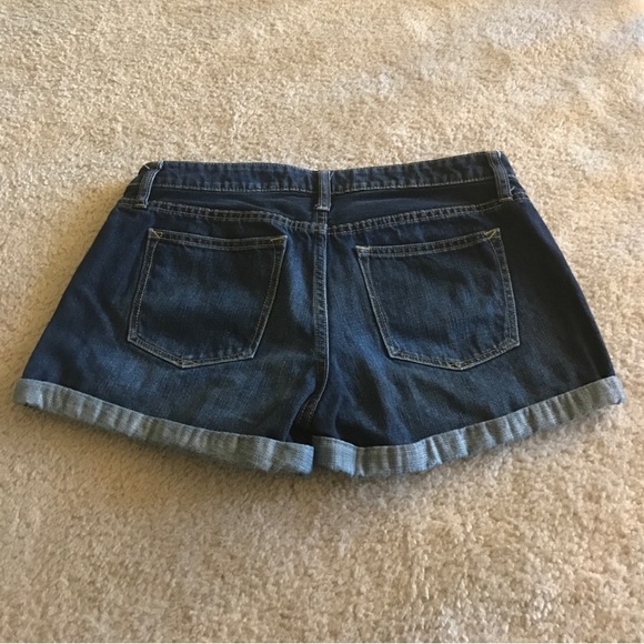 Gap Shorts - Picture 2 of 3